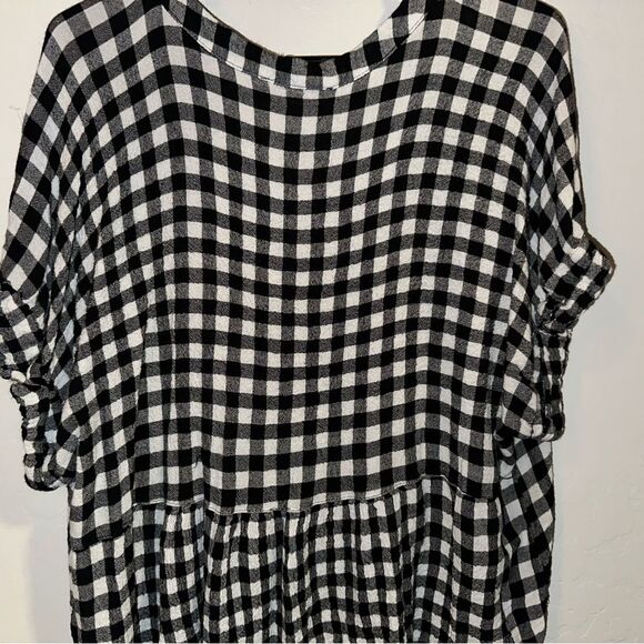 🔥 3/15 SALE 🔥 Jane & Delaney Black & White Checkered  Gingham V-Neck Blouse - Picture 5 of 5